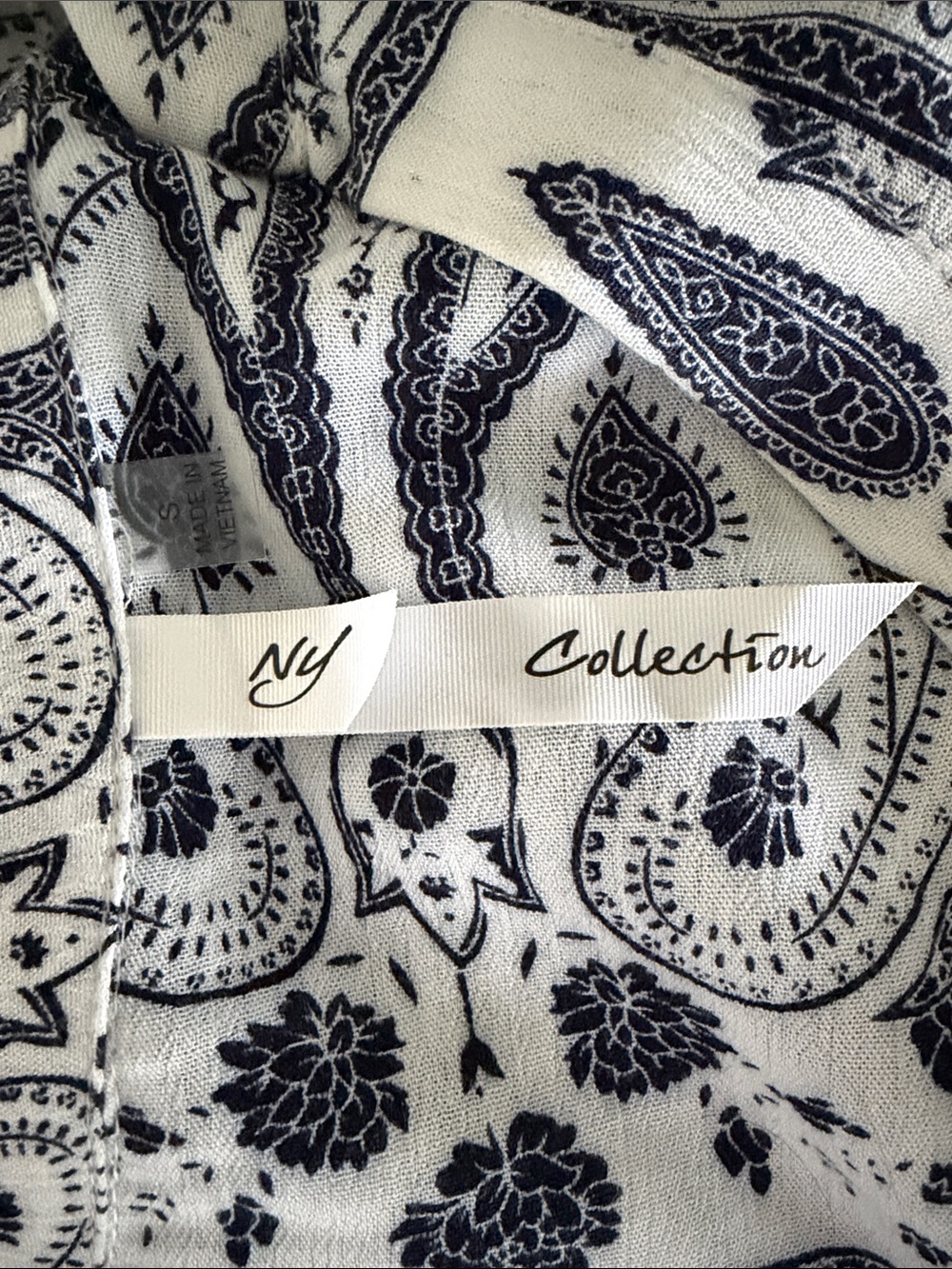 Has Pockets!! - Picture 9 of 12